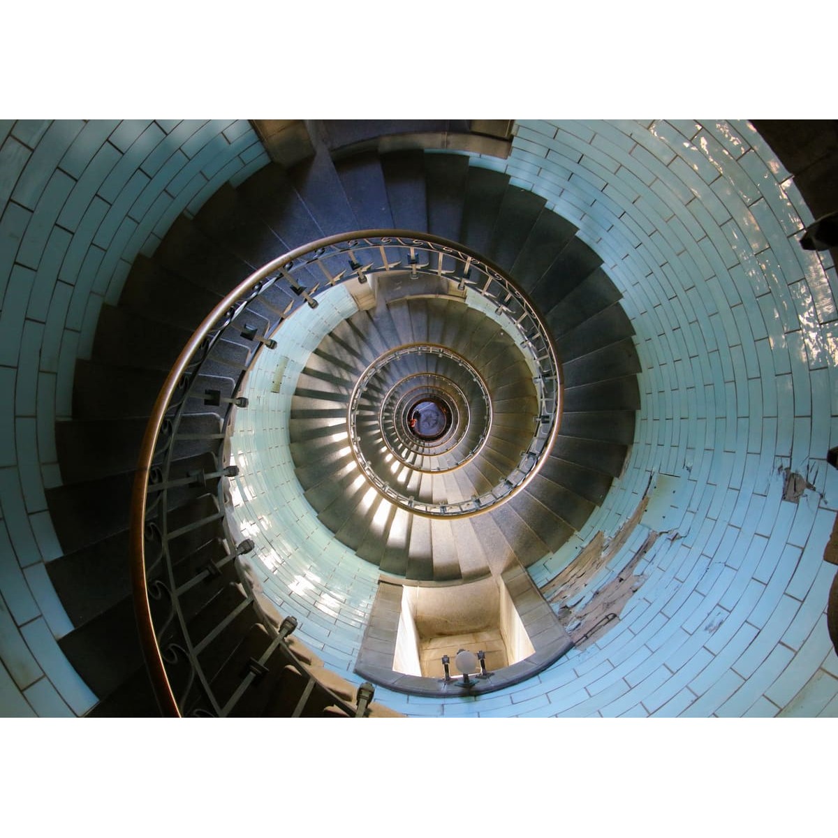Tableau sur toile escaliers phare 45x65 cm Tableau sur toile escaliers phare 45x65 cm
