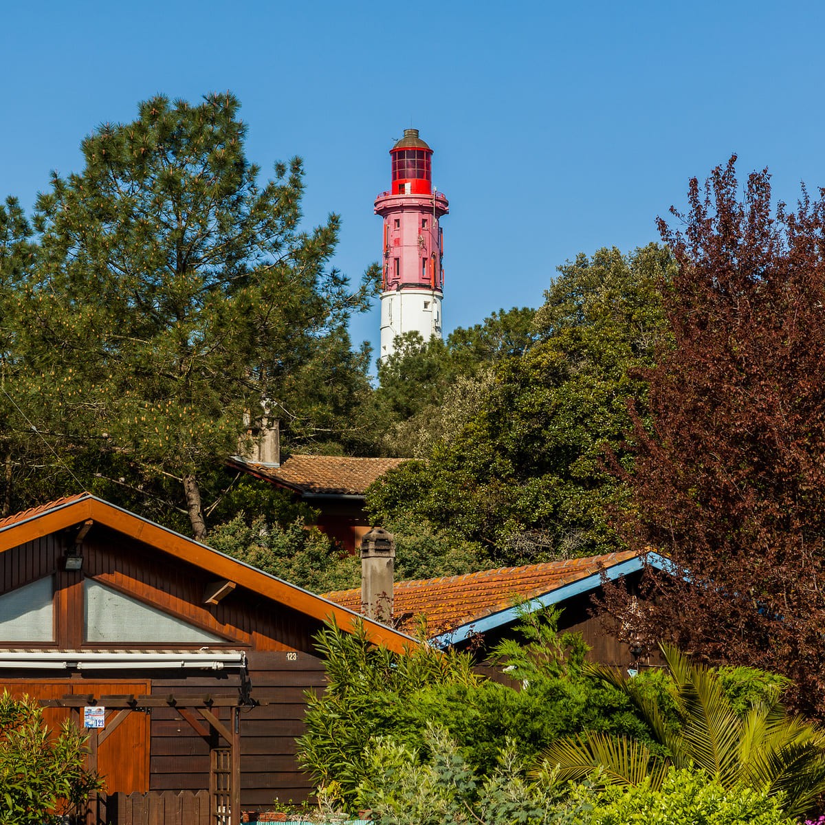 Tableau mural cabane et phare Cap Ferre 30x30 cm