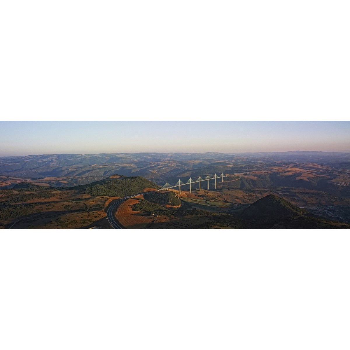 Tableau sur toile viaduc de Millau 30x97 cm