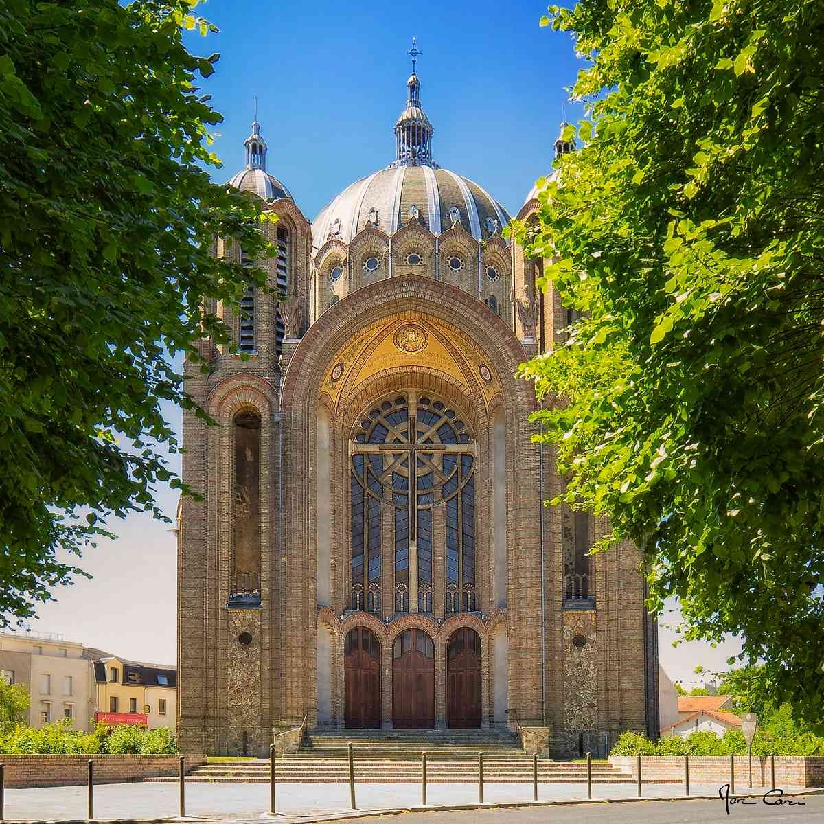 Tableau sur toile basilique Sainte-Clotilde de Reims 65x65 cm