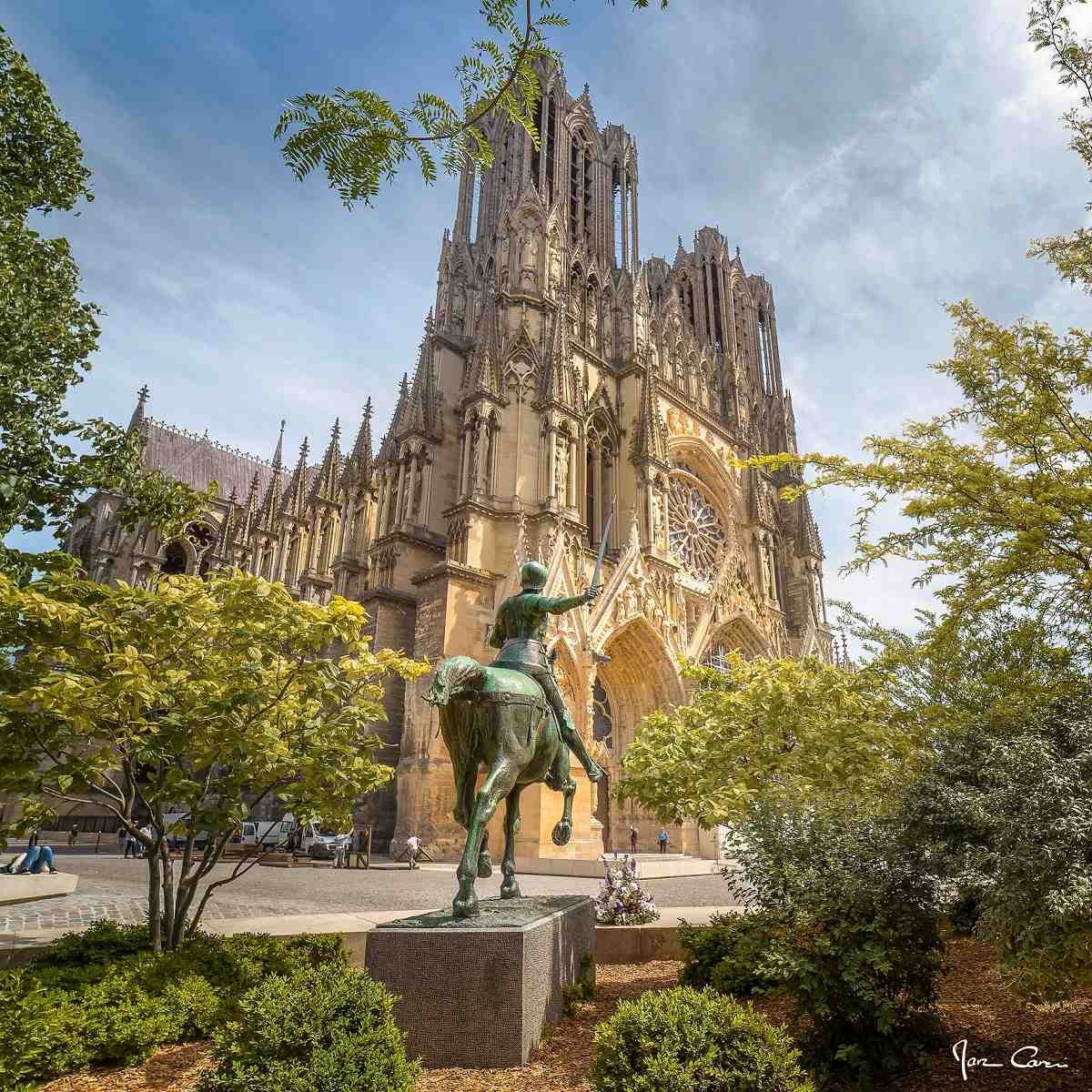Tableau sur toile cathédrale Notre-Dame de Reims 65x65 cm Tableau sur toile cathédrale Notre-Dame de Reims 65x65 cm