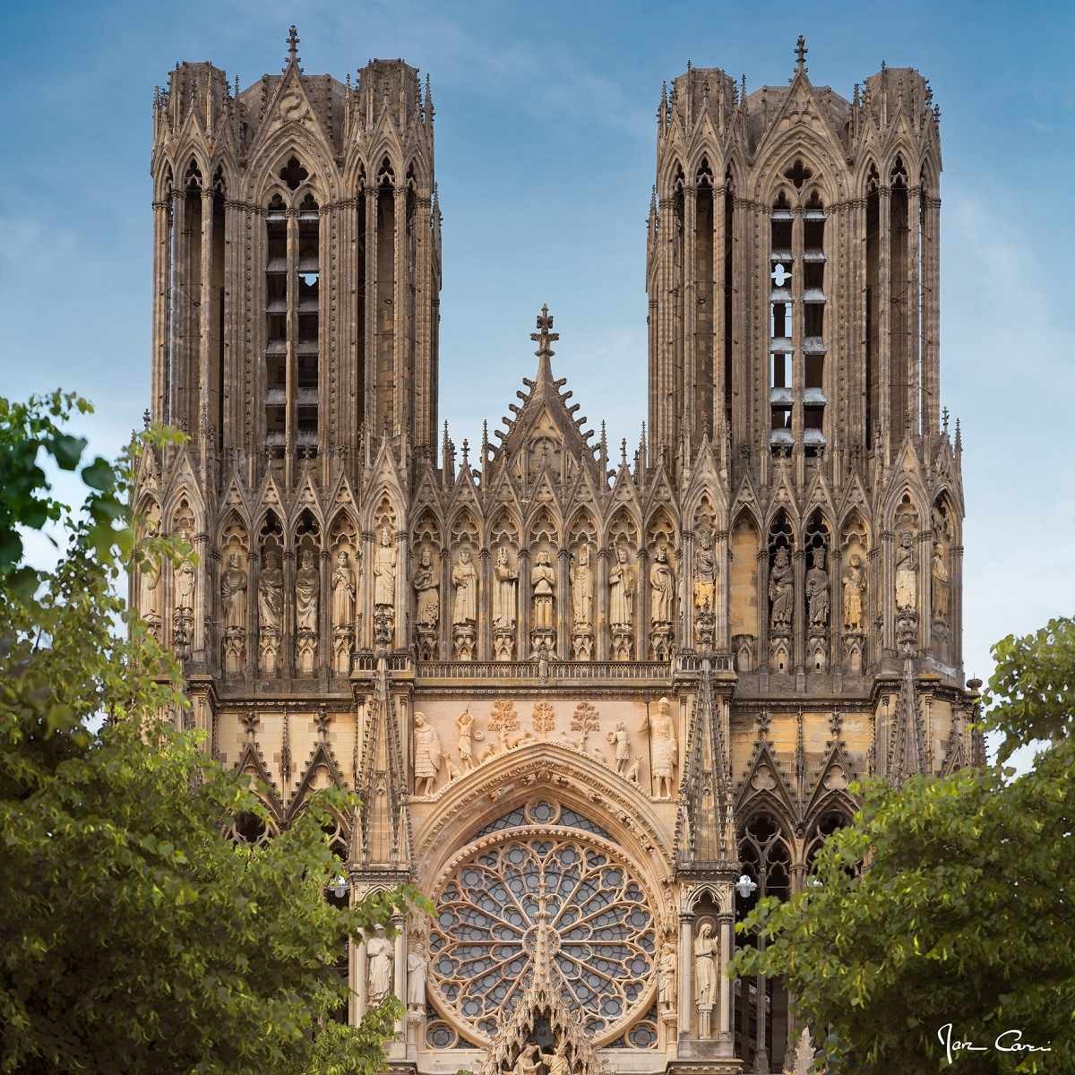 Tableau sur toile détail cathédrale de Reims 65x65 cm Tableau sur toile détail cathédrale de Reims 65x65 cm