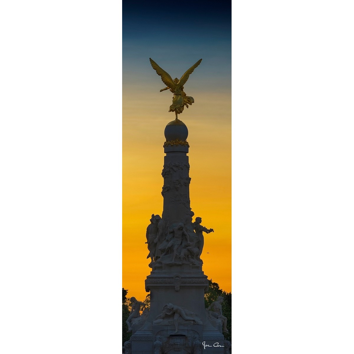 Tableau sur toile colonne victoire de Reims au crépuscule 30x97 cm Tableau sur toile colonne victoire de Reims au crépuscule 30x97 cm