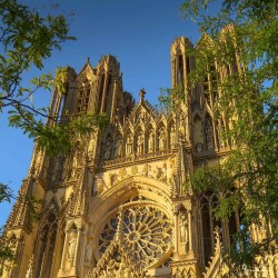 Tableau sur toile tour cathédrale 45x45 cm