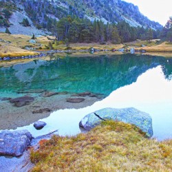 Tableau sur toile vue lac Pyrénées