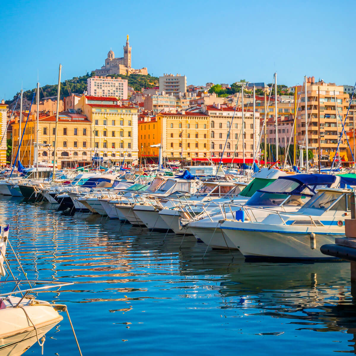 Tableau sur toile bateaux dans le port de Marseille Tableau sur toile bateaux dans le port de Marseille