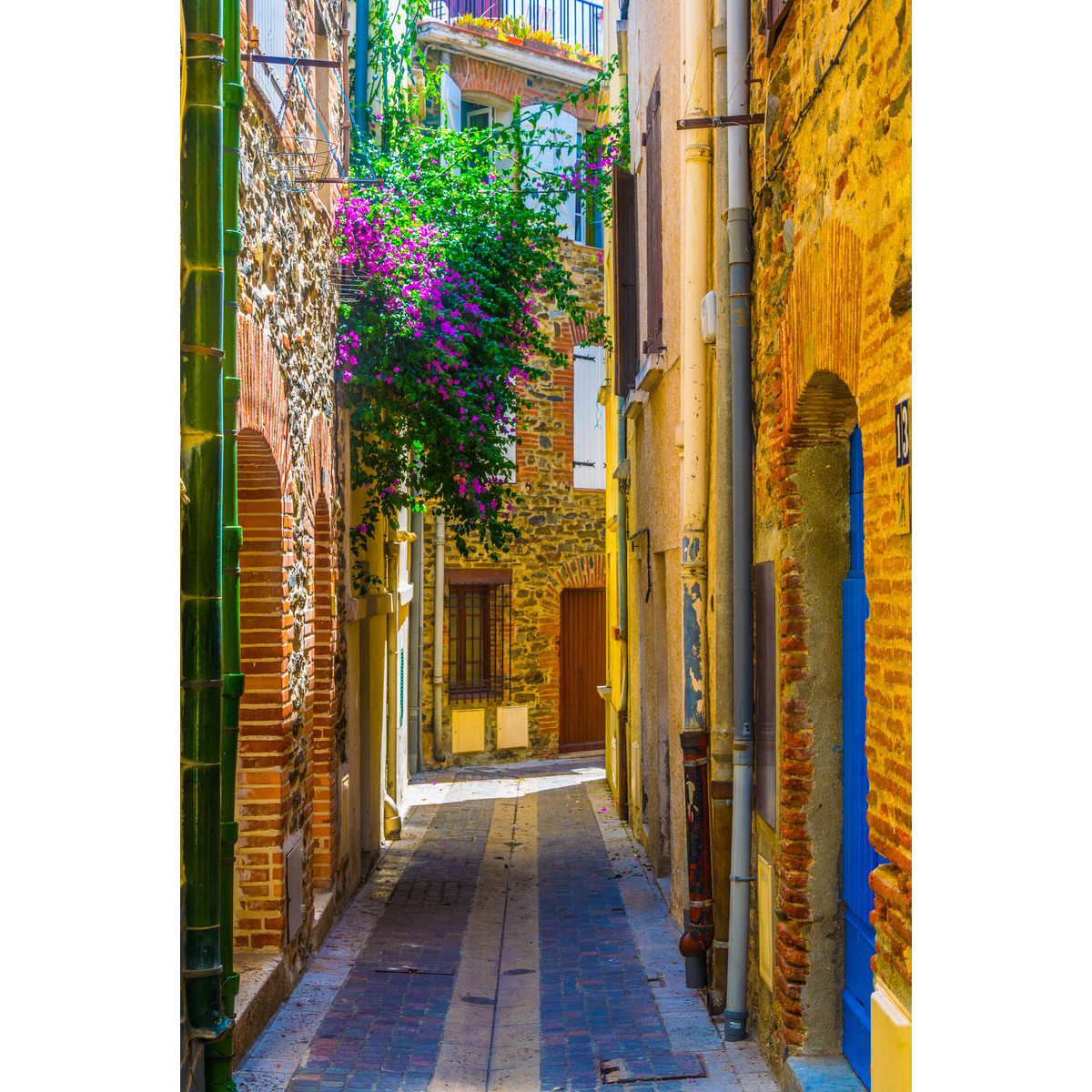 Tableau sur toile ruelle de Collioure Tableau sur toile ruelle de Collioure