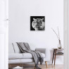 Tableau mural portrait de tigre en noir et blanc 30x30 cm mise en ambiance